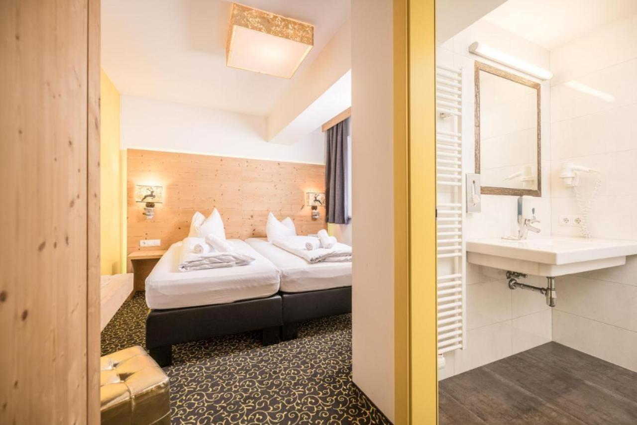 Partyhouse Harakiri Stay Different 60 Seconds To Mountains! Free Parking! Self Check-In Mayrhofen Exterior photo