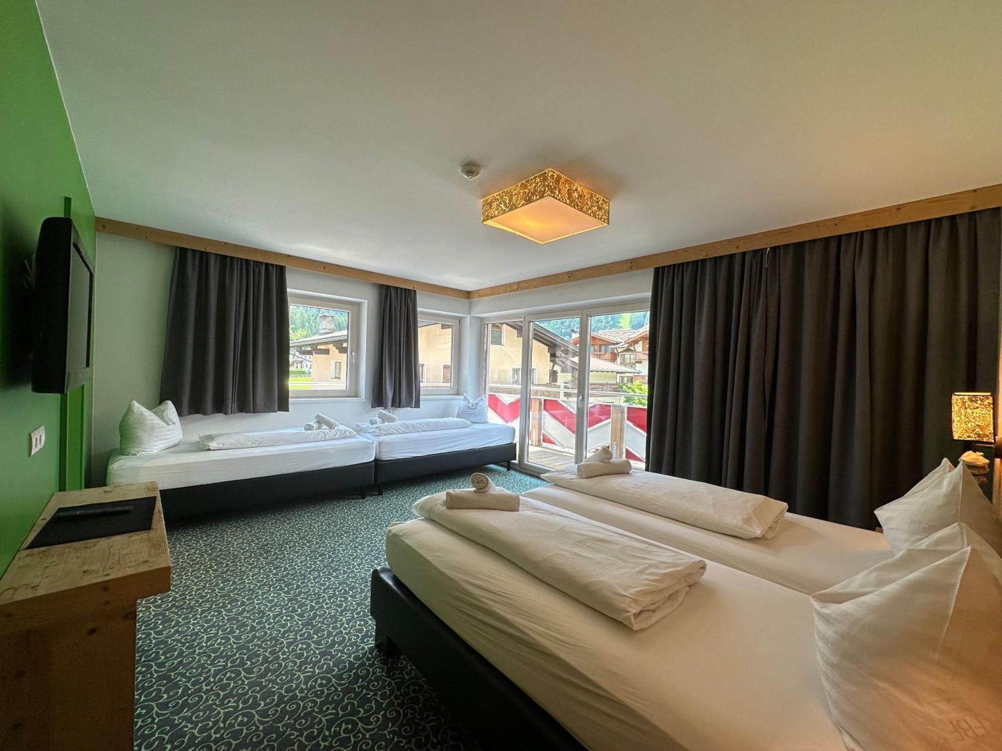 Partyhouse Harakiri Stay Different 60 Seconds To Mountains! Free Parking! Self Check-In Mayrhofen Exterior photo